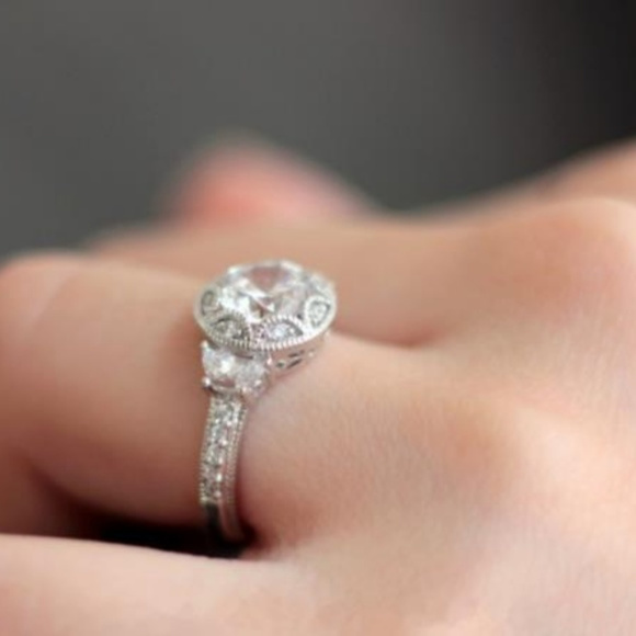 NEW Women’s Sterling Silver Faux Diamond Ring - Picture 3 of 5